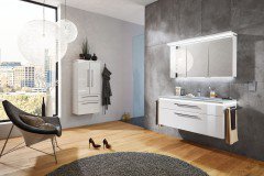 Cool-Line von puris - Badezimmer Weiß mit Glaswaschtisch