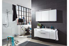 Linea von puris - Badezimmer in Weiß